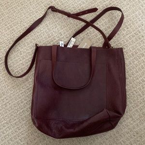 The Medium Transport Tote - Wine Color